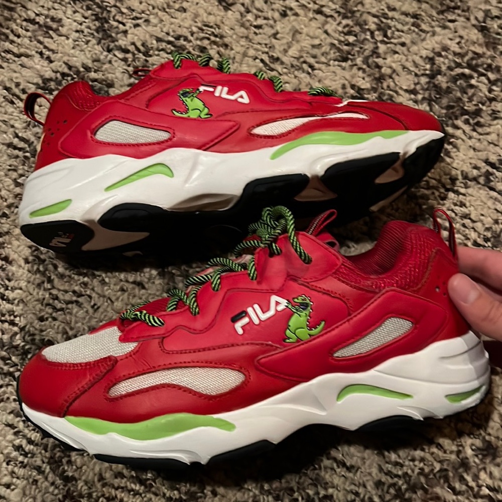 RARE! Rugrat x Fila colab!! Size 10 (Little scuff hole on toe) VERY HARD TO FIND